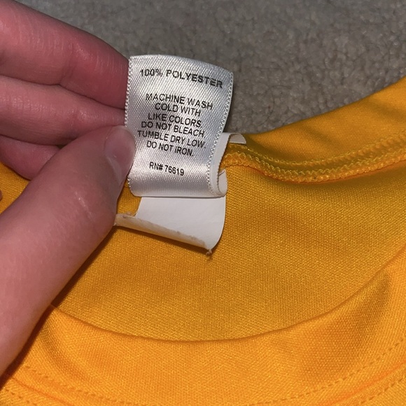 IOWA HAWKEYES GOLD YELLOW BLACK LOGO TEE SHIRT C2 SPORT SIZE SMALL - Picture 5 of 5